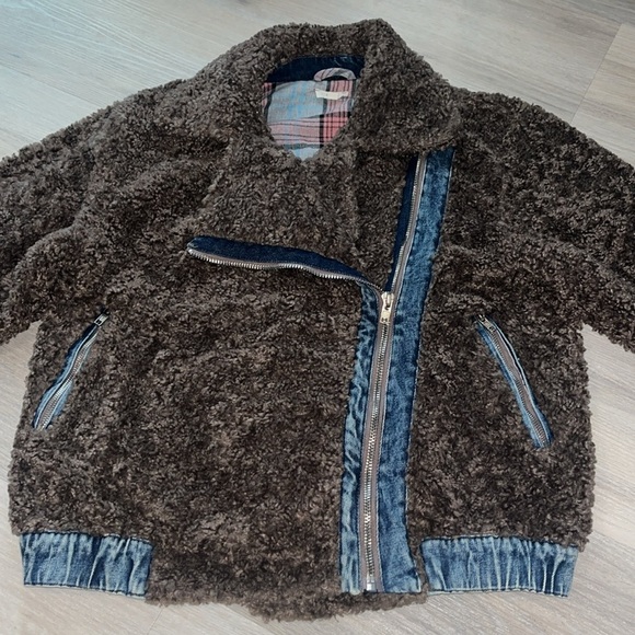 Easel Mocha Asymmetric Zip Lapel Collared Neckline Teddy Fur Denim Sherpa Jacket - Picture 8 of 13